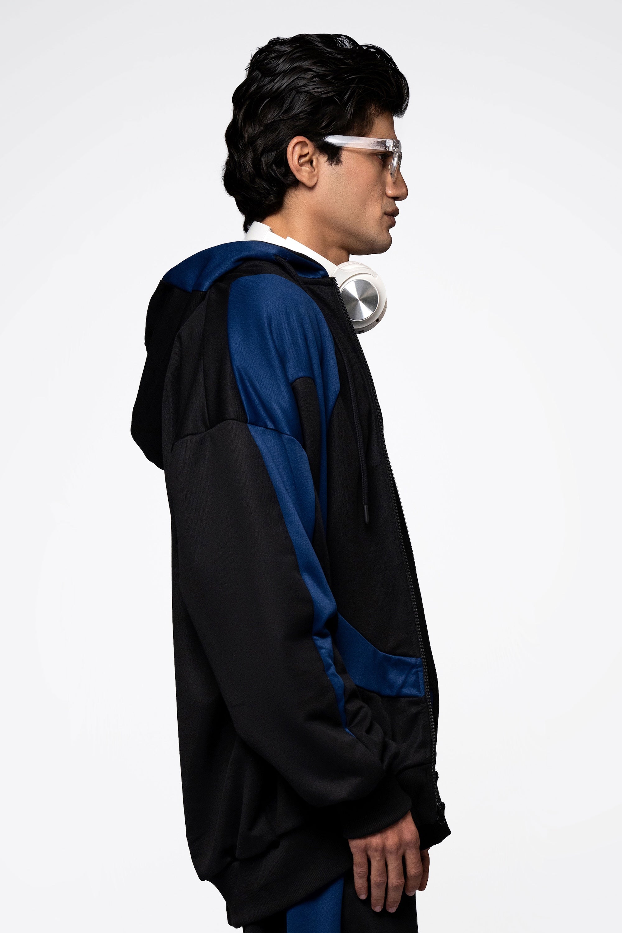Anti-Grav Pullover